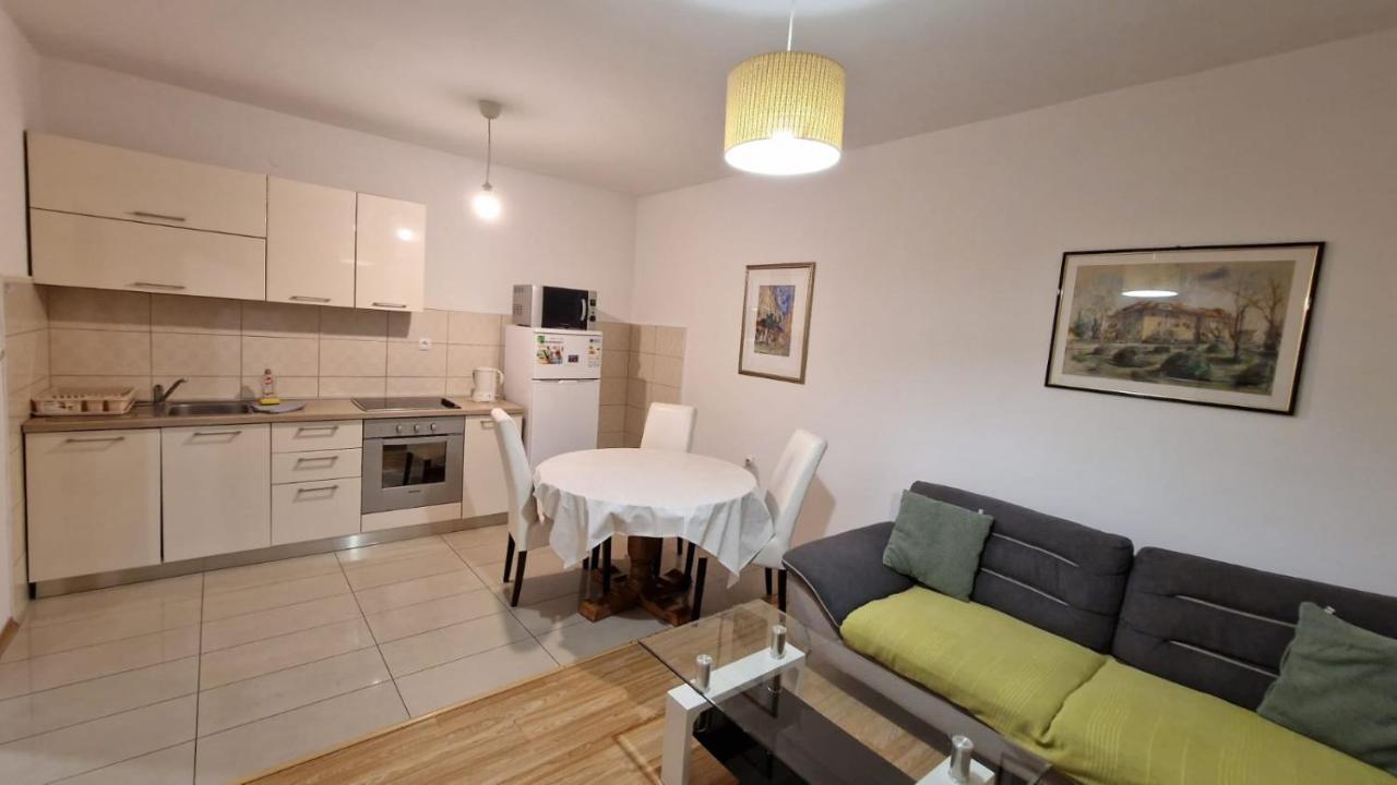 Apartments Baric Split Bagian luar foto